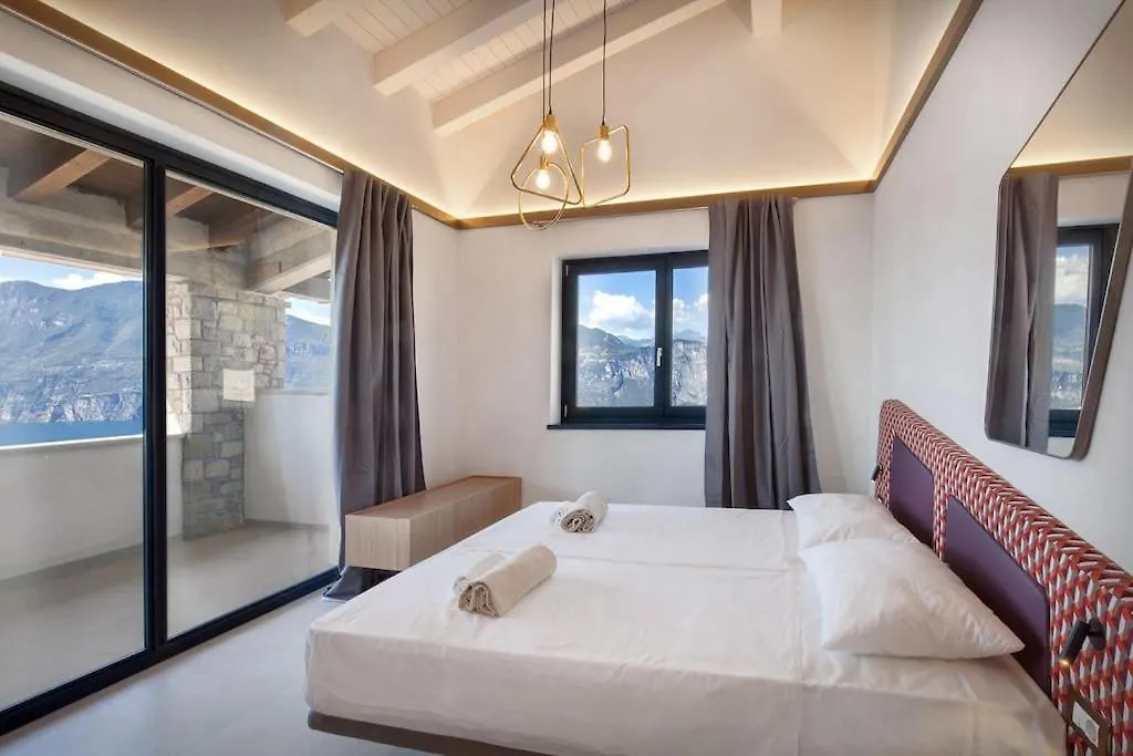 Villa Divina - Apt Divina Con Piscina E Vista Lago Castelletto Di Brenzone