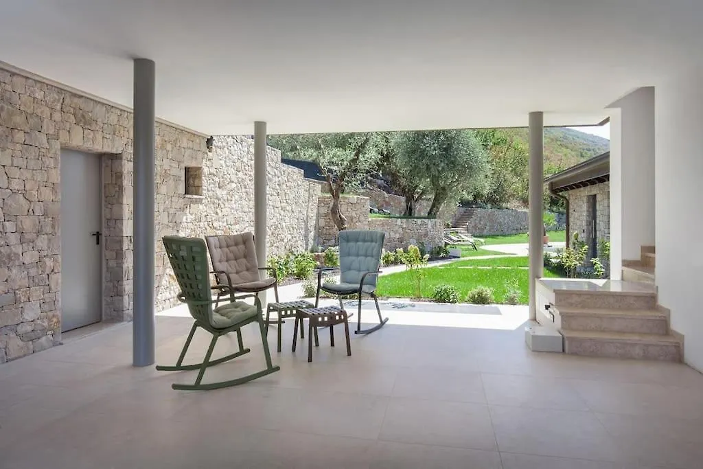 Villa Divina - Apt Divina Con Piscina E Vista Lago Castelletto Di Brenzone