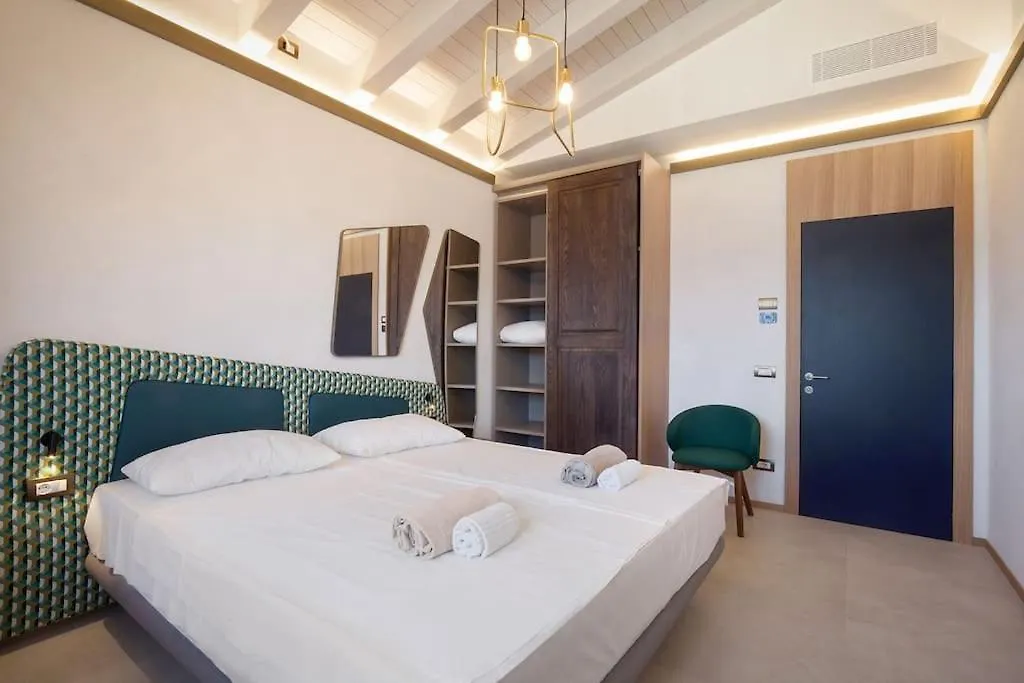 Villa Divina - Apt Divina Con Piscina E Vista Lago Castelletto Di Brenzone Apartment